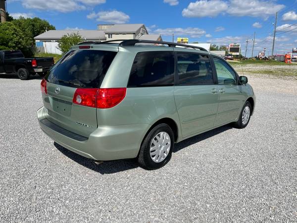 2010 Toyota SIENNA LE - - by dealer - vehicle for sale in Newburgh, IN – photo 3