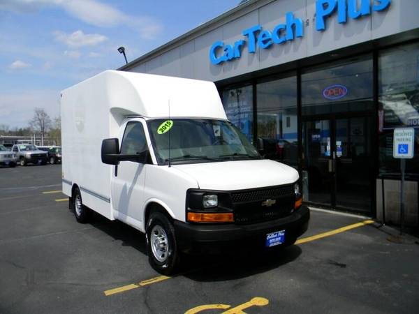 2015 Chevrolet Express G3500 6 0L V8 POWERED VAN WITH 10 ft BODY for sale in Plaistow, MA – photo 2