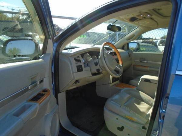 2007 Chrysler Aspen Limited 4x2 4dr SUV 152826 Miles - cars & trucks... for sale in Houston, TX – photo 3