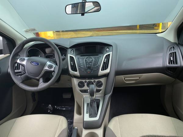2014 Ford Focus SE Hatchback 4D hatchback White - FINANCE ONLINE -... for sale in milwaukee, WI – photo 21