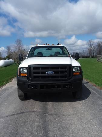 2005 Ford F450 XL Super Duty Cab and Chassis 42k Mi V10 Gas for sale in Gilberts, IA – photo 9