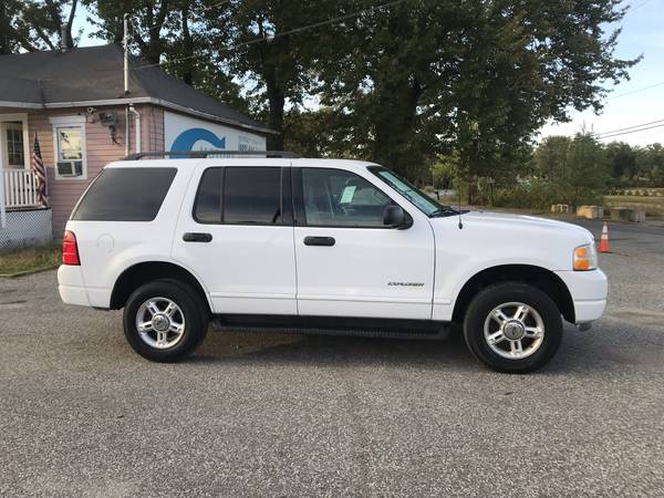 2004 Ford Explorer XLT 4.0L 4WD * White * 3rd Row Seating for sale in Monroe, NY – photo 3