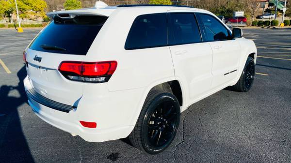 2017 Jeep Grand Cherokee Altitude 4x4 4dr SUV suv White - cars &... for sale in Fayetteville, AR – photo 8