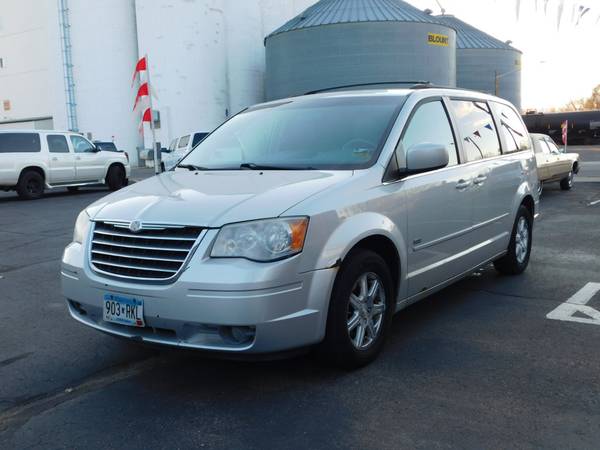 2008 CHRYSLER TOWN & COUNTRY TOURING V6 AUTO LOADED $3995 - cars &... for sale in Rush City, MN – photo 4