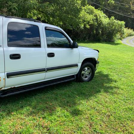 2001 Suburban 4x4 for sale in Millport, NY – photo 14