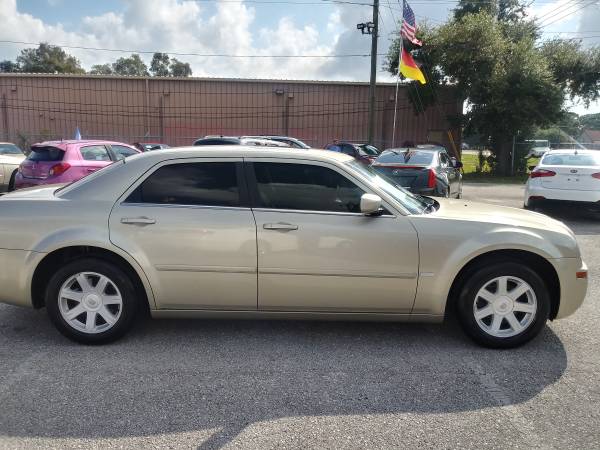2005 CHRYSLER 300 EXCELLENT CONDITION - cars & trucks - by dealer -... for sale in Clearwater, FL – photo 3