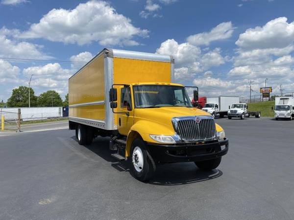 2017 International 26Ft Box Truck - - by dealer for sale in Hickory, NC – photo 3