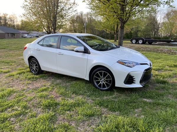 Used 2017 Toyota Corolla SE for sale in Owensville, IN – photo 3