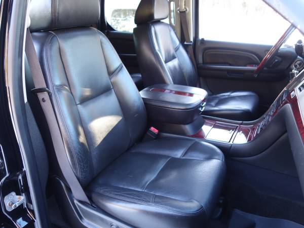 2009 Cadillac Escalade AWD - - by dealer - vehicle for sale in Derry, VT – photo 19