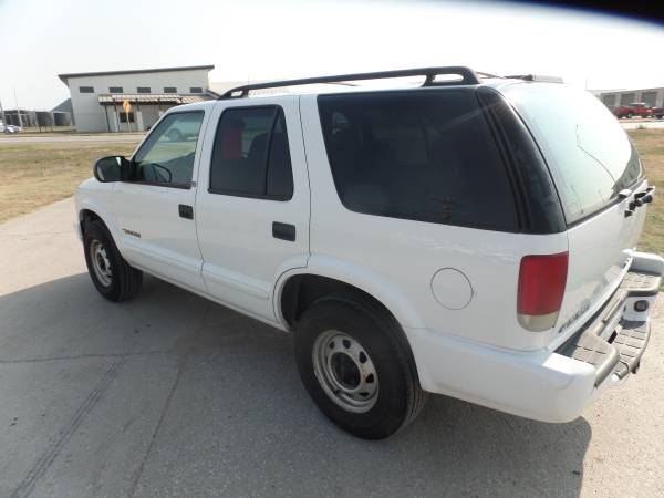 2000 Chevy S10 Blazer - cars & trucks - by dealer - vehicle... for sale in Holdrege, NE – photo 5