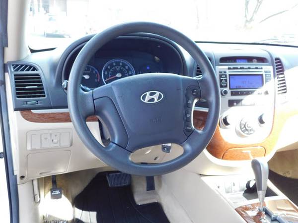 2009 Hyundai Santa Fe GLS Low Miles Like New ! - cars & for sale in Gallatin, TN – photo 10