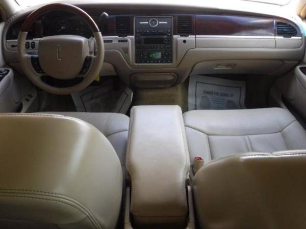 2009 LINCOLN Town Car - - by dealer - vehicle for sale in Grand Prairie, TX – photo 8