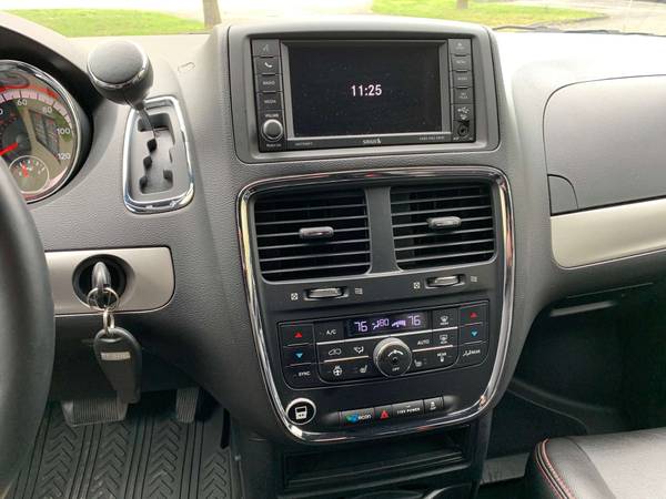 Wheelchair/Handicap Accessible 2017 Dodge Grand Caravan GT - cars for sale in Other, MI – photo 11