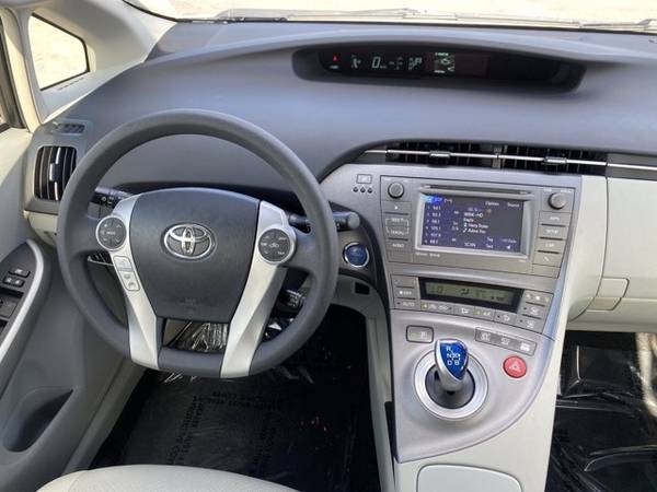 2014 Toyota Prius Three - cars & trucks - by dealer - vehicle... for sale in Sarasota, FL – photo 12