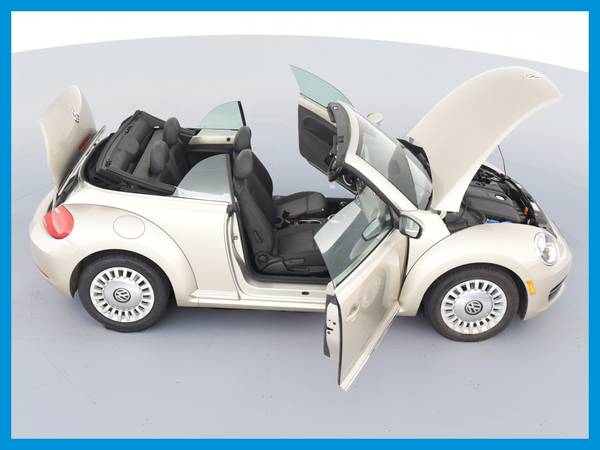 2013 VW Volkswagen Beetle 2 5L Convertible 2D Convertible Beige for sale in South Bend, IN – photo 20