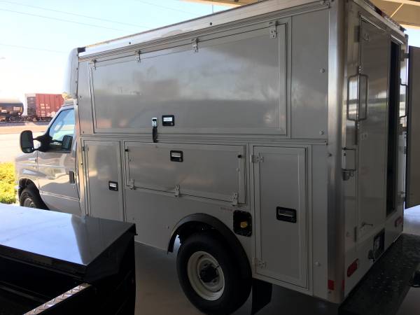 2017 Ford F350 cutaway van with a 10' Supreme Spartan body for sale in Glendale, AZ – photo 5
