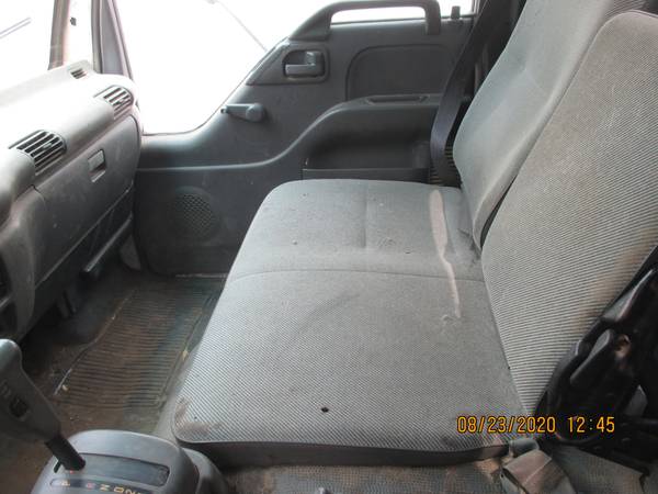 99 W3500 Chevy-Isuzu Med. Duty Box Truck, Lift Gate, Diesel auto tra... for sale in Oakhurst/Coarsegold, CA – photo 11