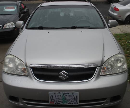 ~ * ~ 2007 Suzuki Forenza, LOW miles! ~ * ~ for sale in Redmond, OR