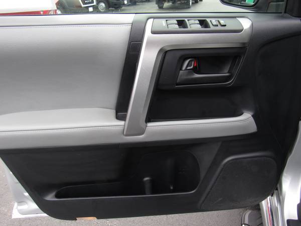 2011 Toyota 4Runner SR5 for sale in Cederburg, WI – photo 9