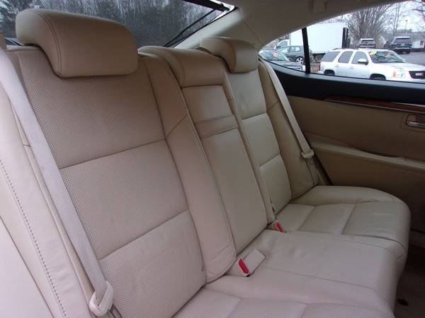 2013 Lexus ES300H Hybrid, 96k Miles, White, 1 Owner, Navi, Must for sale in Franklin, VT – photo 12
