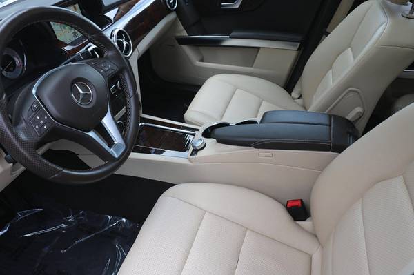 2014 Mercedes-Benz GLK 350 AWD 4MATIC- Extremely Equipped! AMG... for sale in Eugene, OR – photo 17