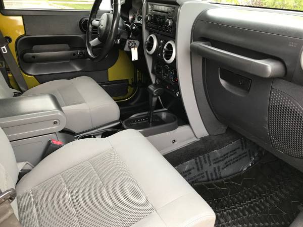 2008 JEEP WRANGLER UNLIMITED SAHARA 4X4 / CLEAN / NO RUST / MUST SEE for sale in Omaha, NE – photo 11