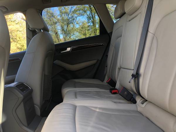 2011 Audi Q5 102,721 miles - cars & trucks - by dealer - vehicle... for sale in Downers Grove, IL – photo 9