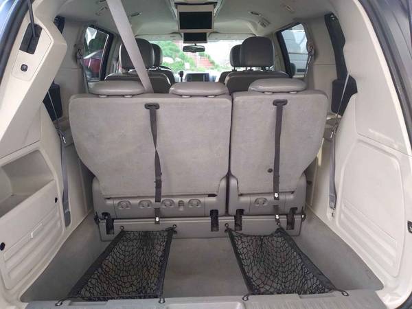 10 VW ROUTAN LUXURY MINIVAN Leather-Captain Chairs-DVD Maint for sale in East Derry, NH – photo 14