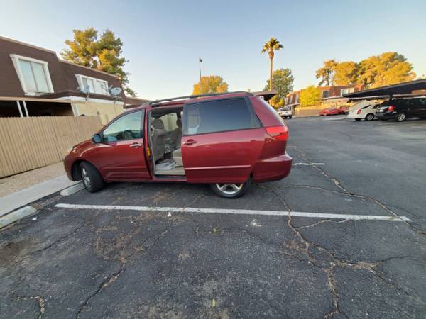 Toyota sienna 2008 - cars & trucks - by owner - vehicle automotive... for sale in Phoenix, AZ – photo 4