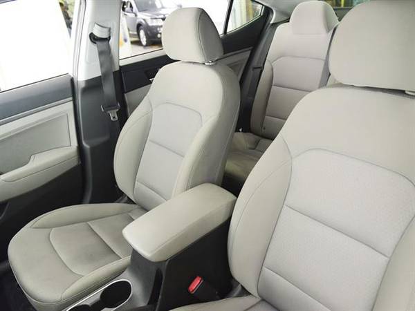 2018 Hyundai Elantra SEL Sedan 4D sedan Silver - FINANCE ONLINE for sale in Arlington, District Of Columbia – photo 5
