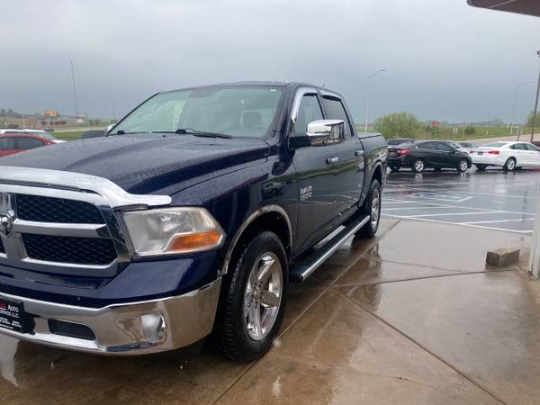 2014 RAM 1500 4WD Crew Cab 140 5 SLT - - by dealer for sale in Dodgeville, WI – photo 4