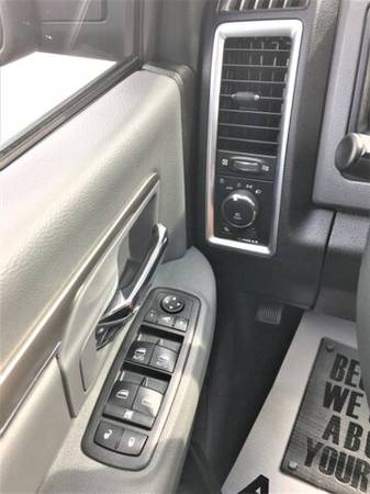 2019 RAM BIG HORN 4X2 CREW CAB PICK UP TRUCK LIKE NEW for sale in Fort Myers, FL – photo 14