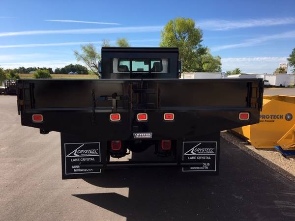 2005 International 4400 with 18 Flatbed/Dump Body for sale in Lake Crystal, MN – photo 5