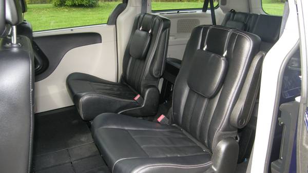 2013 Chrysler Town&Country Touring Leather+Dvd Backup Cam 59000 Miles for sale in West Allis/Milwaukee, WI – photo 10