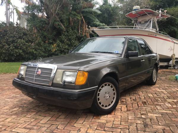 1986 Mercedes Benz 300 E - cars & trucks - by owner - vehicle... for sale in West Palm Beach, FL – photo 2