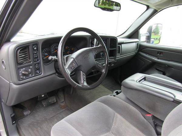 2005 Chevy Silverado 1500 Crew cab 4X4! (110, 907) miles, New Wheels for sale in Appleton, WI – photo 13