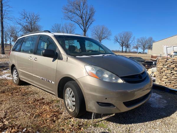 2008 Toyota Sienna for sale in Ash Flat, AR – photo 2