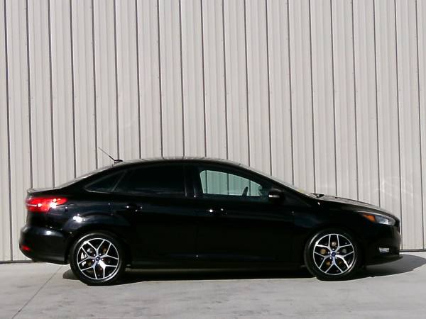 2018 Ford Focus SEL- 39k miles - cars & trucks - by dealer - vehicle... for sale in Silvis, IA – photo 4