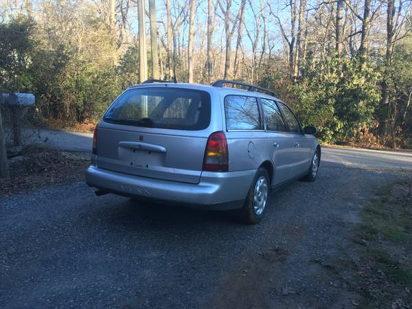 2001 Saturn LW200 Manual Wagon, great MPG! for sale in Black Mountain , NC – photo 4