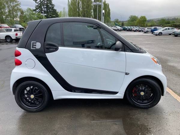 2015 smart Fortwo electric drive Passion Coupe - - by for sale in Bellingham, WA – photo 4