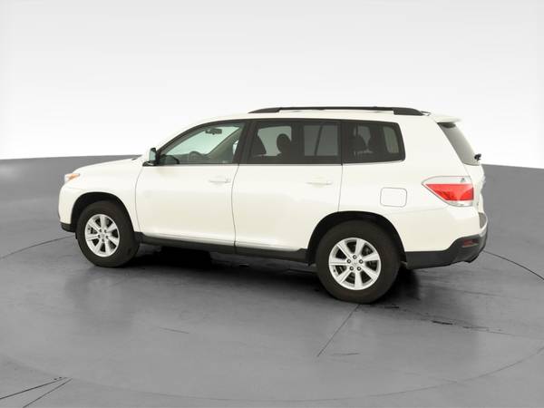 2013 Toyota Highlander Plus Sport Utility 4D suv White - FINANCE -... for sale in Rochester , NY – photo 6
