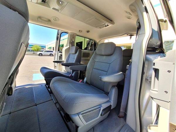 2010 Chrysler Town Country Touring Edition Minivan/7-passenger for sale in Portland, WA – photo 15