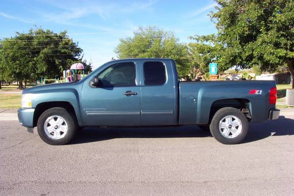 2009 CHEVY SILVERADO 4X4 - cars & trucks - by dealer - vehicle... for sale in Las Cruces, NM – photo 3