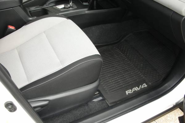 2017 Toyota RAV4 XLE AWD- Safety Sense, Sunroof, Power Liftgate for sale in Vinton, IA 52349, IA – photo 19