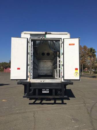 2017 FREIGHTLINER M2 16' REEFER TRUCK *LIKE NEW 19k MILE* CA... for sale in Fairfield, OR – photo 6