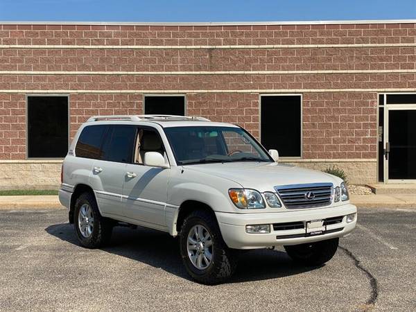2004 Lexus LX 470: 4WD DVD SUNROOF NAVI 3rd Row Seating for sale in Madison, WI – photo 3