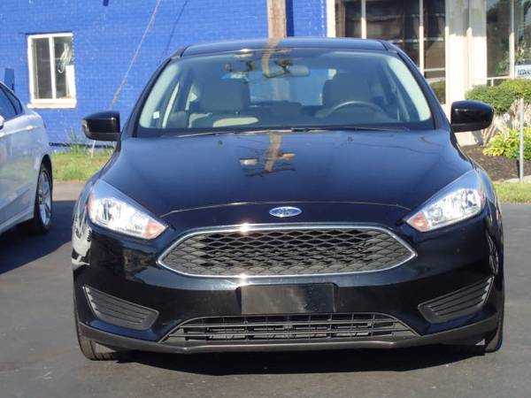 2018 Ford Focus SE hatchback Black for sale in Waterford Township, MI – photo 2