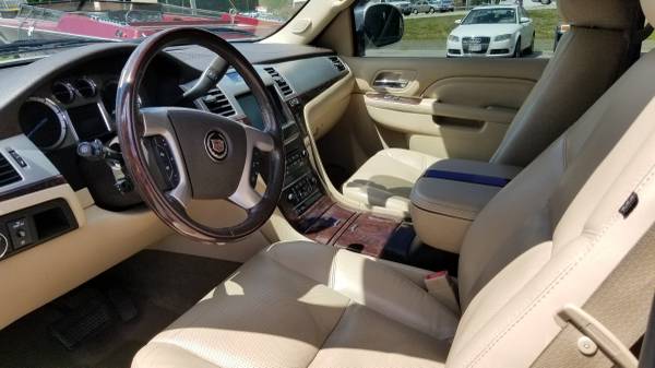 2011 Cadillac escalade esv - cars & trucks - by owner - vehicle... for sale in East Hampton, CT – photo 5