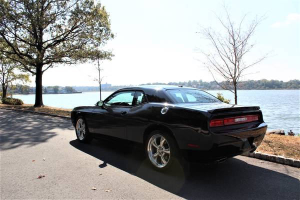 2011 Dodge Challenger 2dr Cpe R/T Classic for sale in Great Neck, CT – photo 6