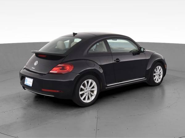 2017 VW Volkswagen Beetle 1 8T SE Hatchback 2D hatchback Black for sale in Chicago, IL – photo 11